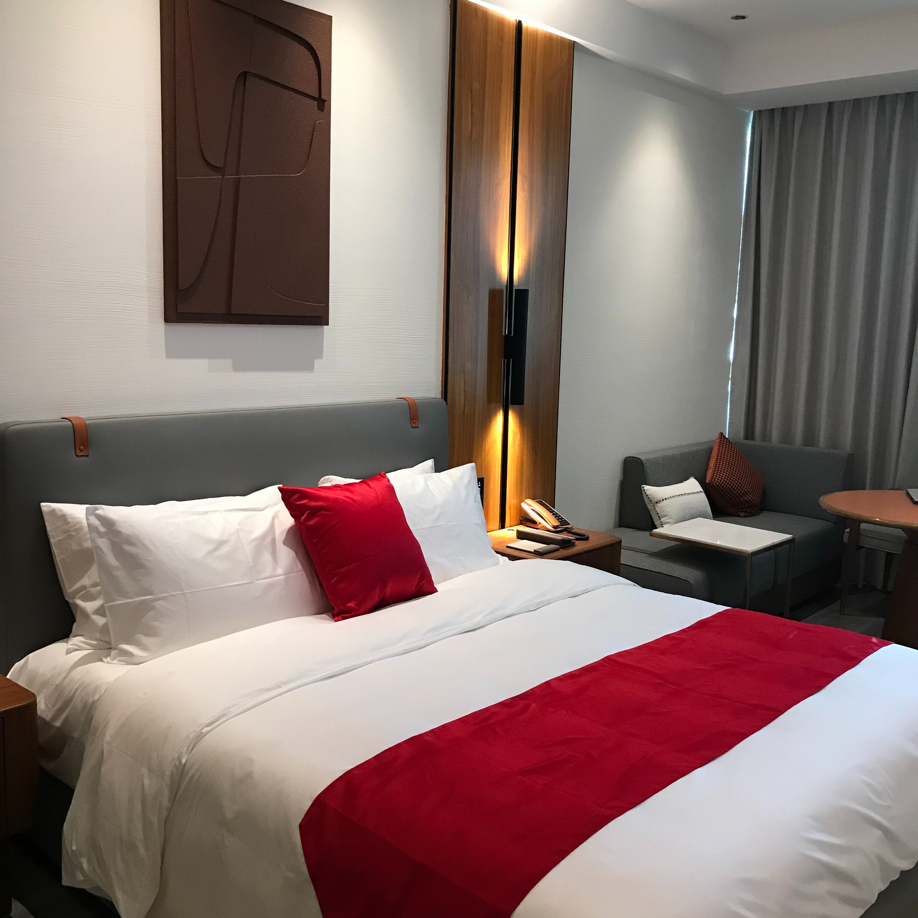 智能調光能給酒店顧客帶來(lái)什么樣的體驗？酒店業(yè)主能創(chuàng  )造什么樣的