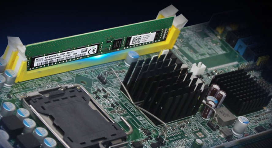 同時(shí)配置了工業(yè)級(jí)內(nèi)存，性能更加穩(wěn)定。